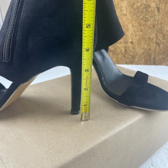 Elegant Black Lace-Up Heels - Picture 16 of 16